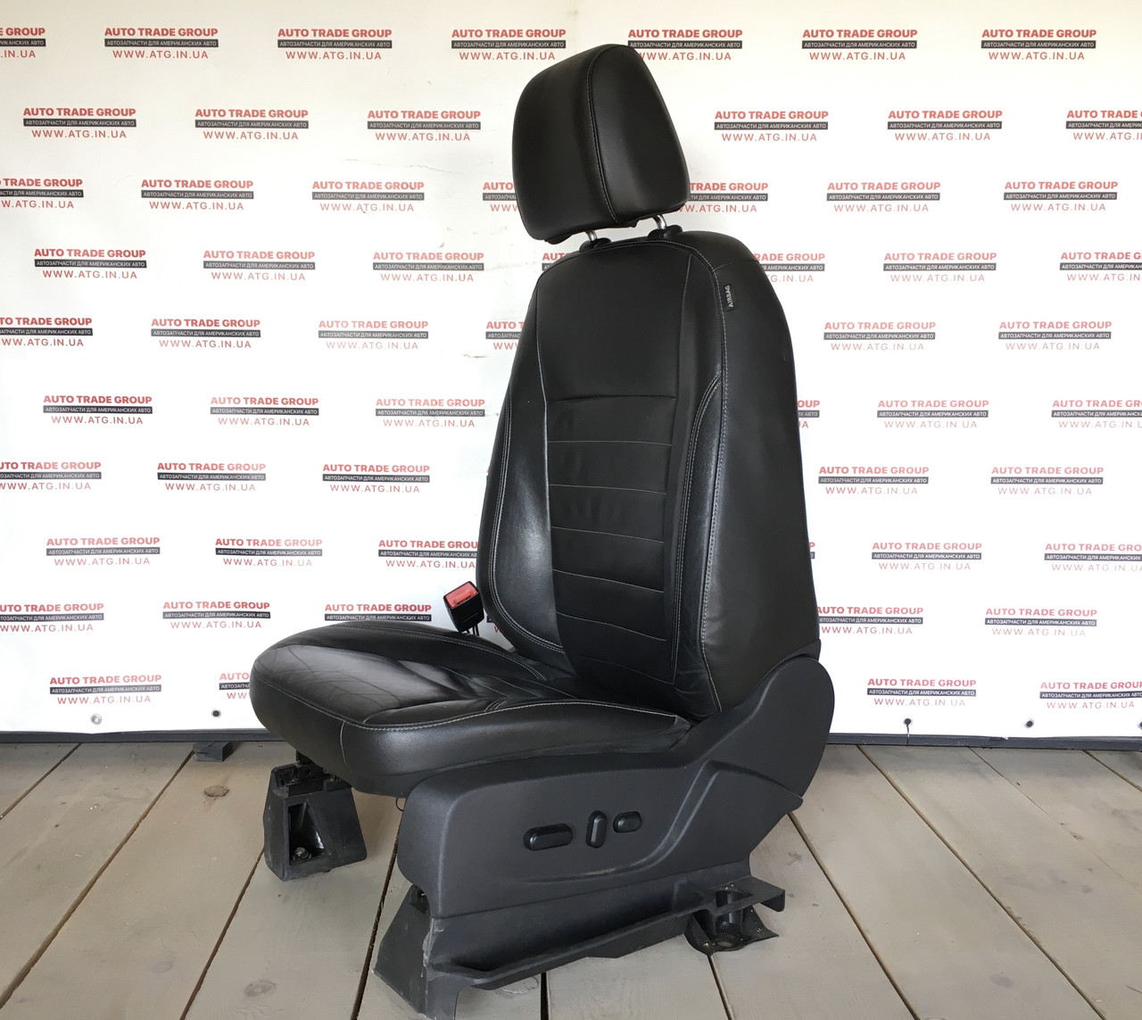 Водійське сидіння Ford C-Max Hybrid 13-18 оригінал б/у з airbag електро шкіра черн CJ5Z-7862901-CD