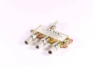 Аксесуари для ТВ "Штекера, трійники, сплитеры"