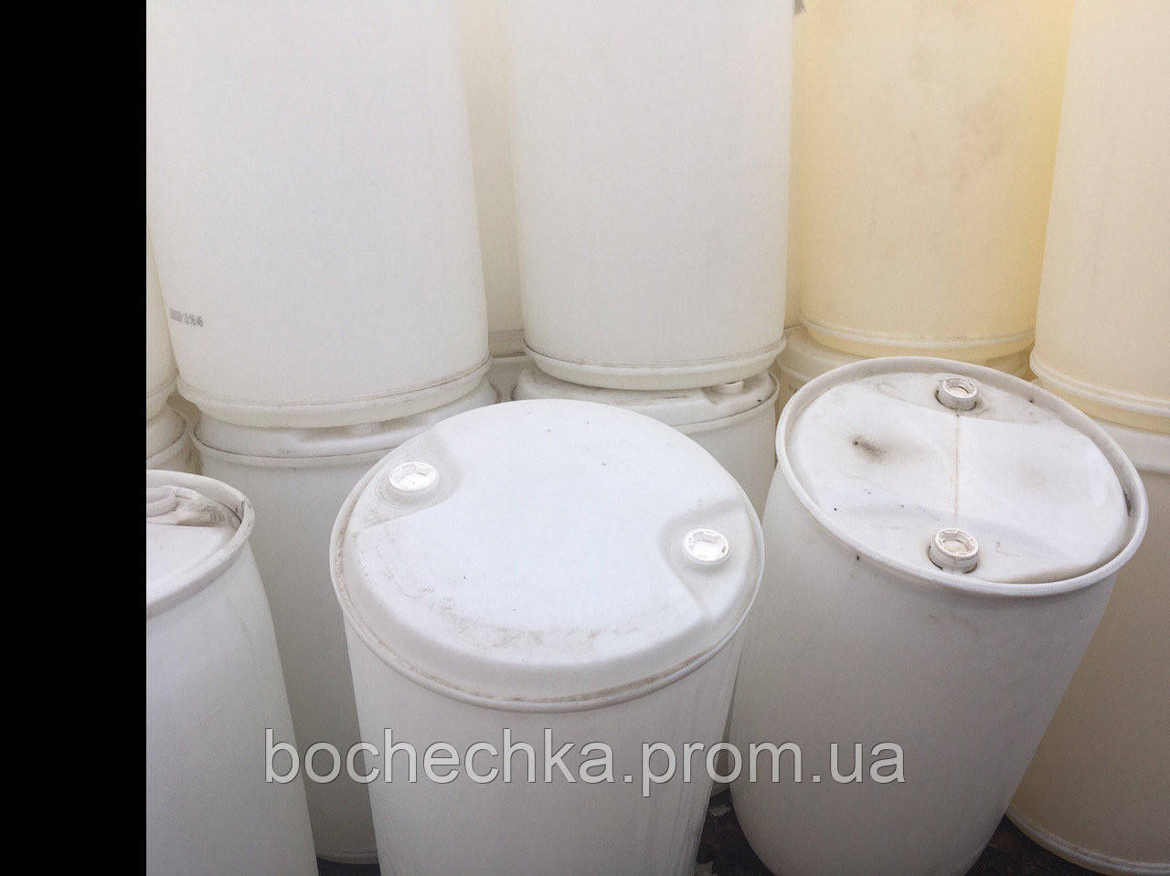 Бочка полиэтиленовая 200-227 литров б/у с двумя горловинами, пищевая ...