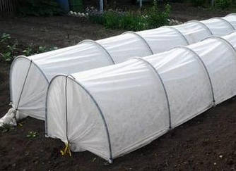 Парник Агро-Теплиця з агроволокна 4 метри в комплекті з кілочками