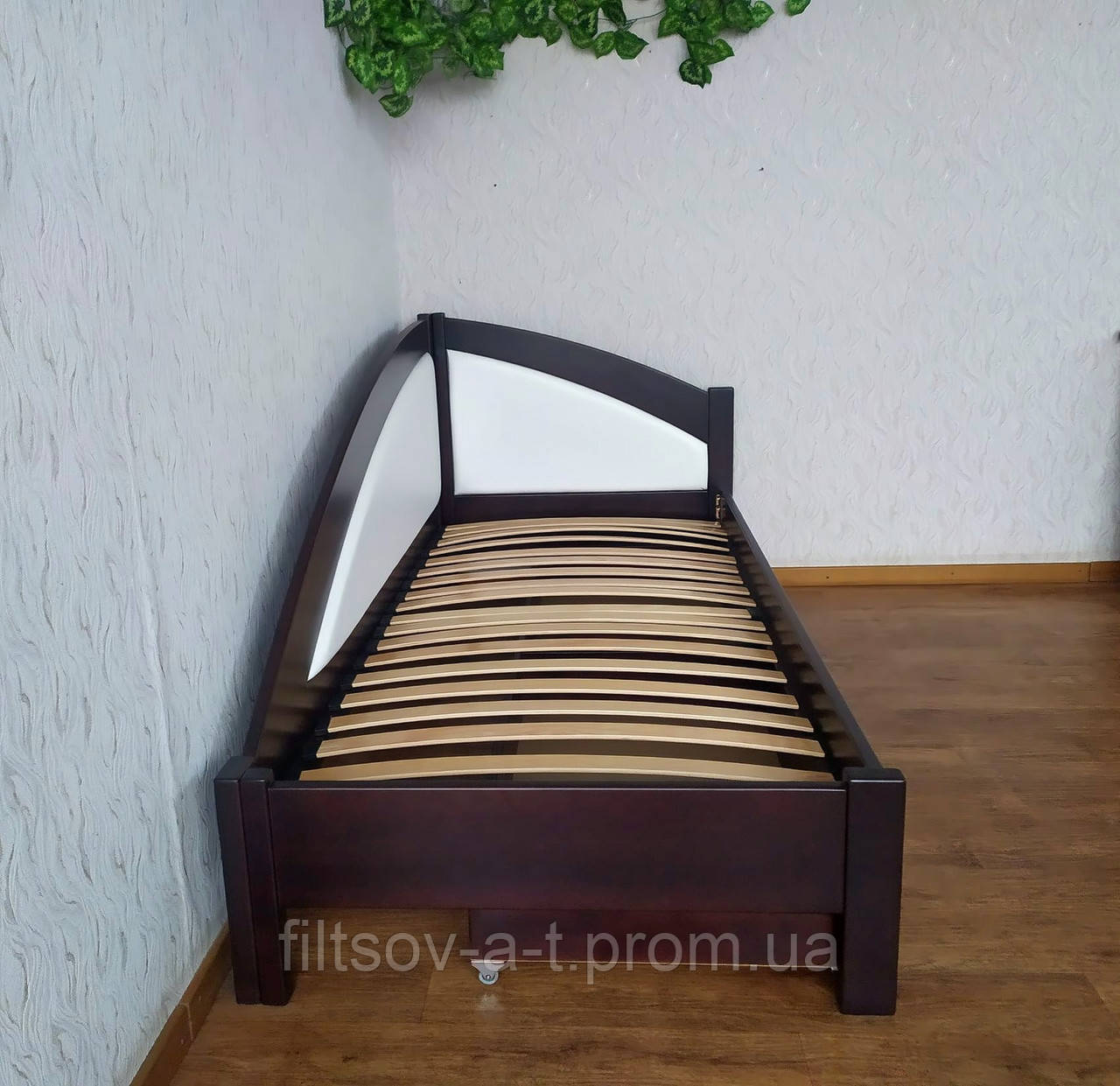 Угловая деревянная диван тахта с мягкой спинкой из массива дерева "Радуга Премиум" от производителя 90х190, венге - фото 7 - id-p1467849264