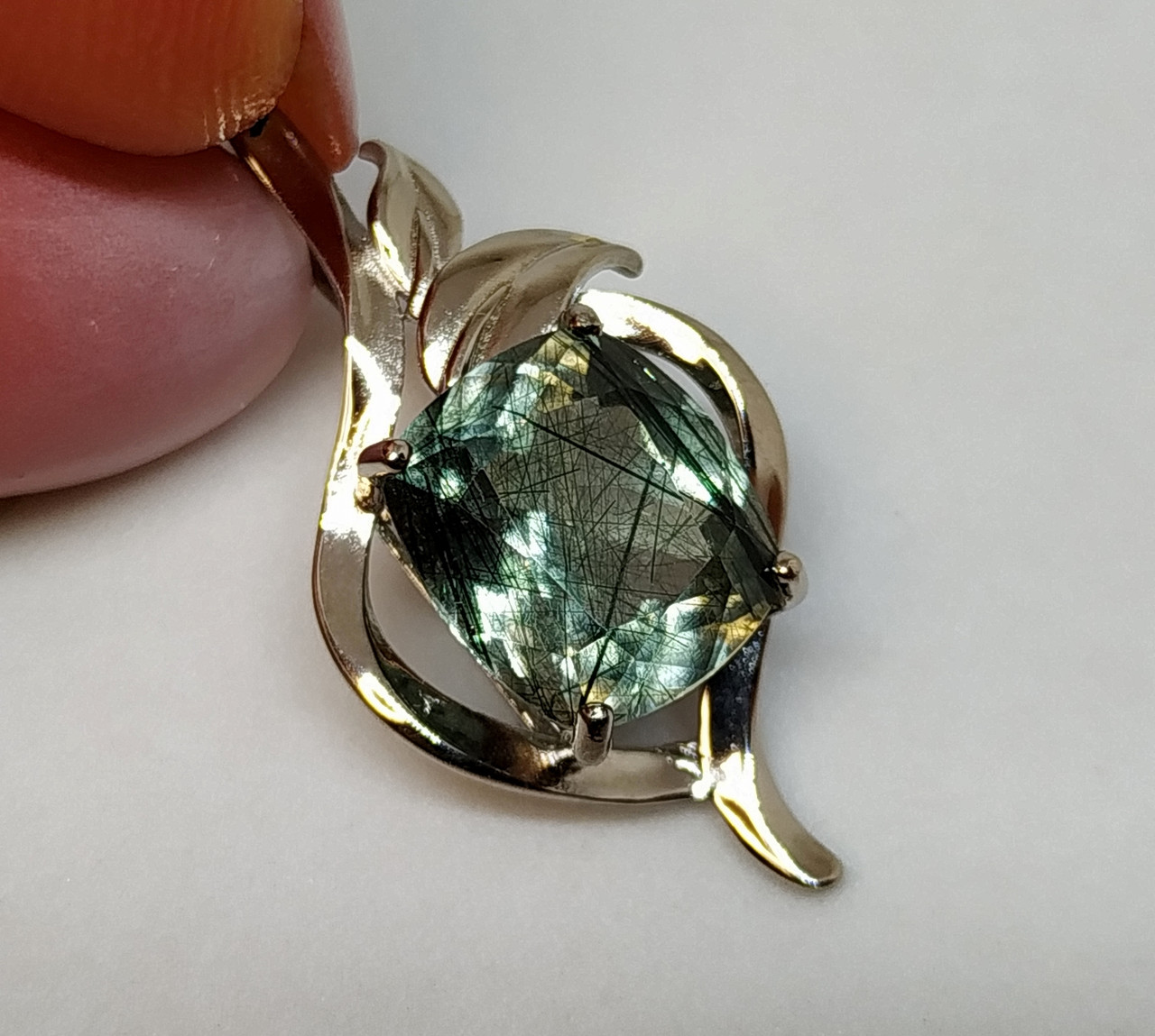 Экзотика Кулон с редким пакистанским апатитом 4.90 ct в огранке кушон 11х10 мм - фото 6 - id-p1467907744