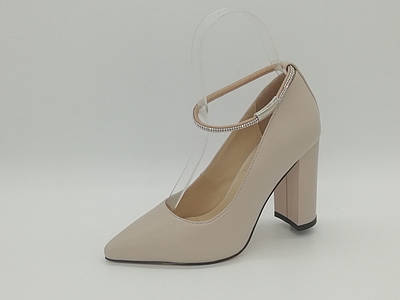 Шкіряні туфлі на підборах.Маленькі ( 33, 34, 35) розміри.