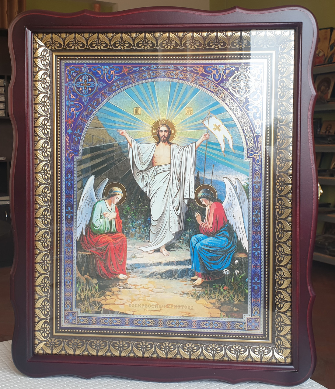 Аналойна ікона Воскресіння Христове у фігурному  білому кіоті, розмір 52×42, лік 30*40,26 сюжетів.