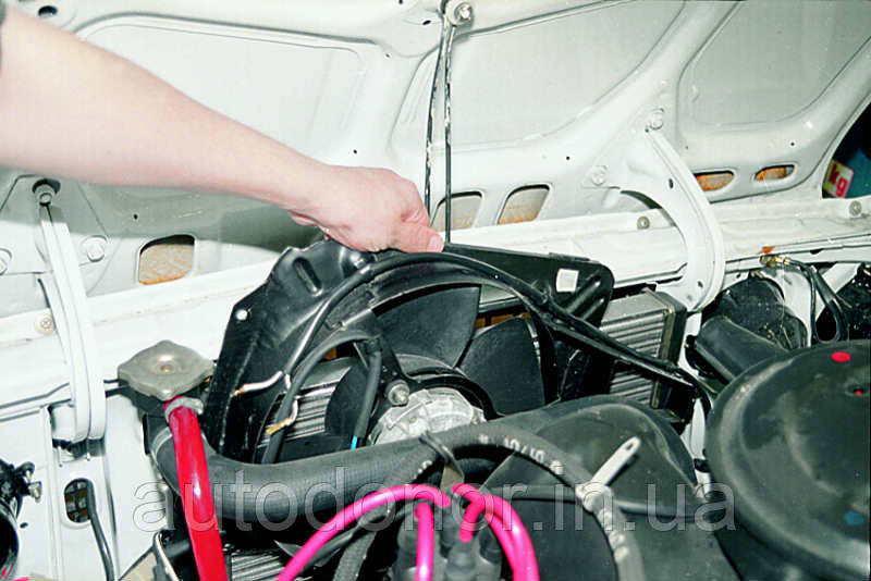 Заміна вентилятора охолодження електромобілів Nissan Leaf, Tesla Model S / 3 / X, BMW i3, Fiat 500e
