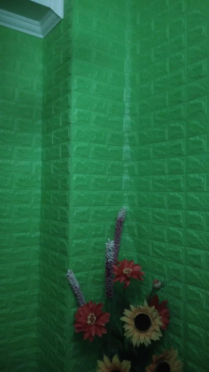 Декоративная 3Д-панель стеновая Зеленая трава Кирпич самоклеющиеся 3d панели для стен 700x770x7 мм (12-7мм) - фото 6 - id-p1129738788