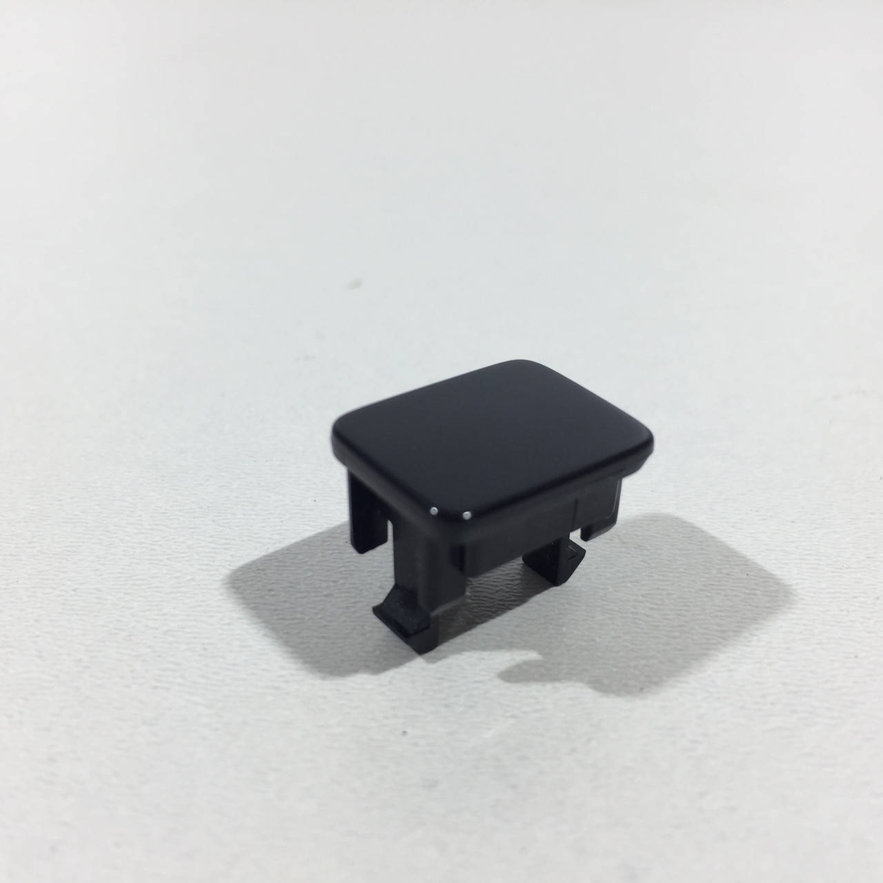 

Заглушка Mazda KB8C64393