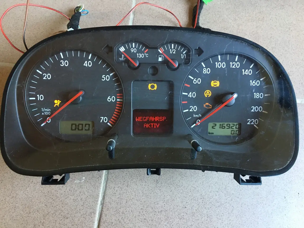 

Панель приборов GOLF 4 BORA FIS 1J0920825 1J0 920 825 под заказ 2-4 дн