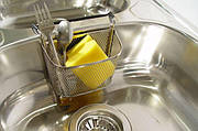 Отрута на тарілці? Чим небезпечні засоби для миття посуду