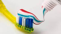Обережно - шкідливі речовини в зубних пастах чи варто довіряти рекламі?
