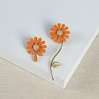 Модні асиметричні сережки Ромашки помаранчеві
