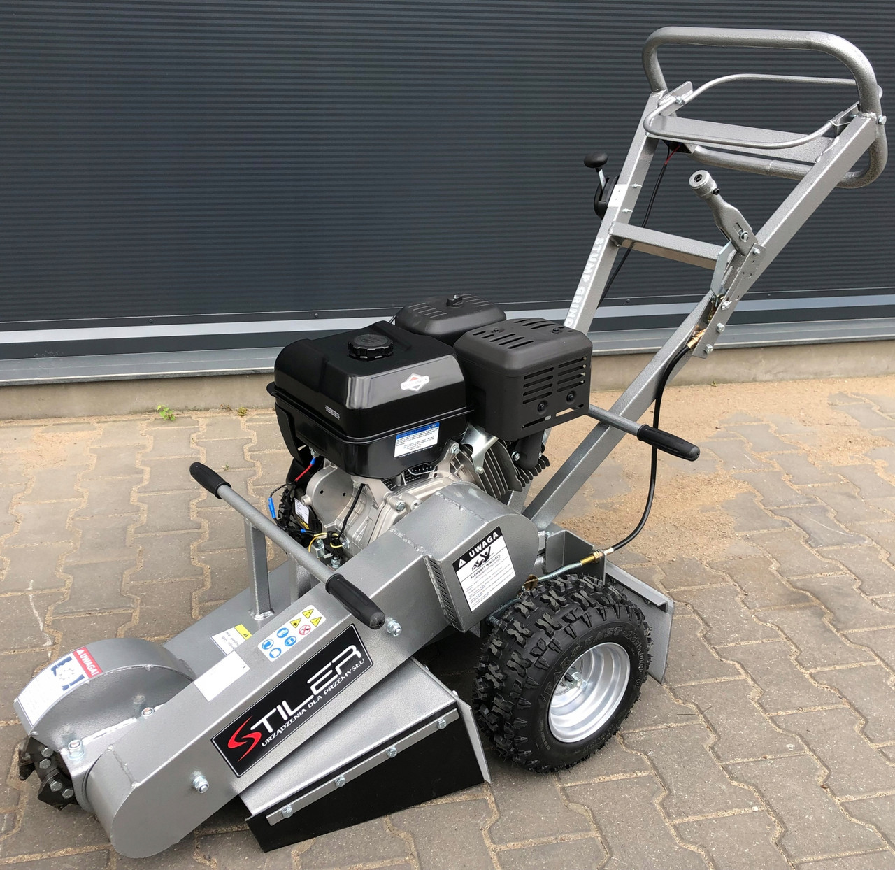 Подрібнювач пнів бензиновий STILLER 15 W 30 см
