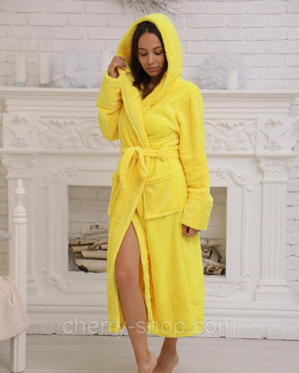 Яскравий жіночий махровий халат в жовтому кольорі
