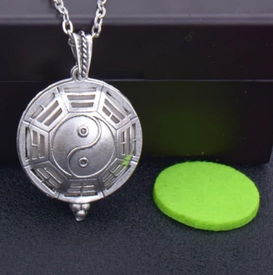 Медальйон для ароматерапії "Інь Ян" з блотером.