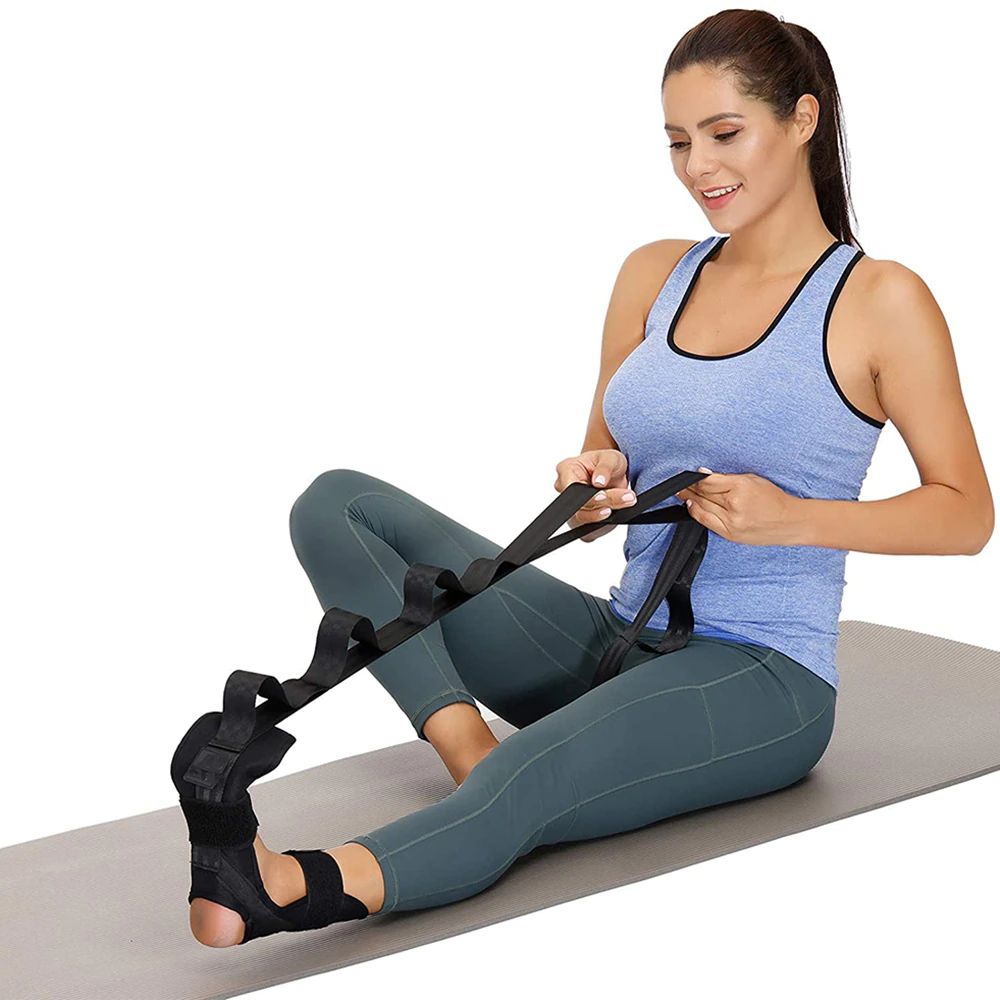 Ремень для йоги и фитнеса с 8 петлями для растяжки и фиксатором для ноги SAFE STRETCH (черный, 140 см) - фото 1 - id-p1469966435