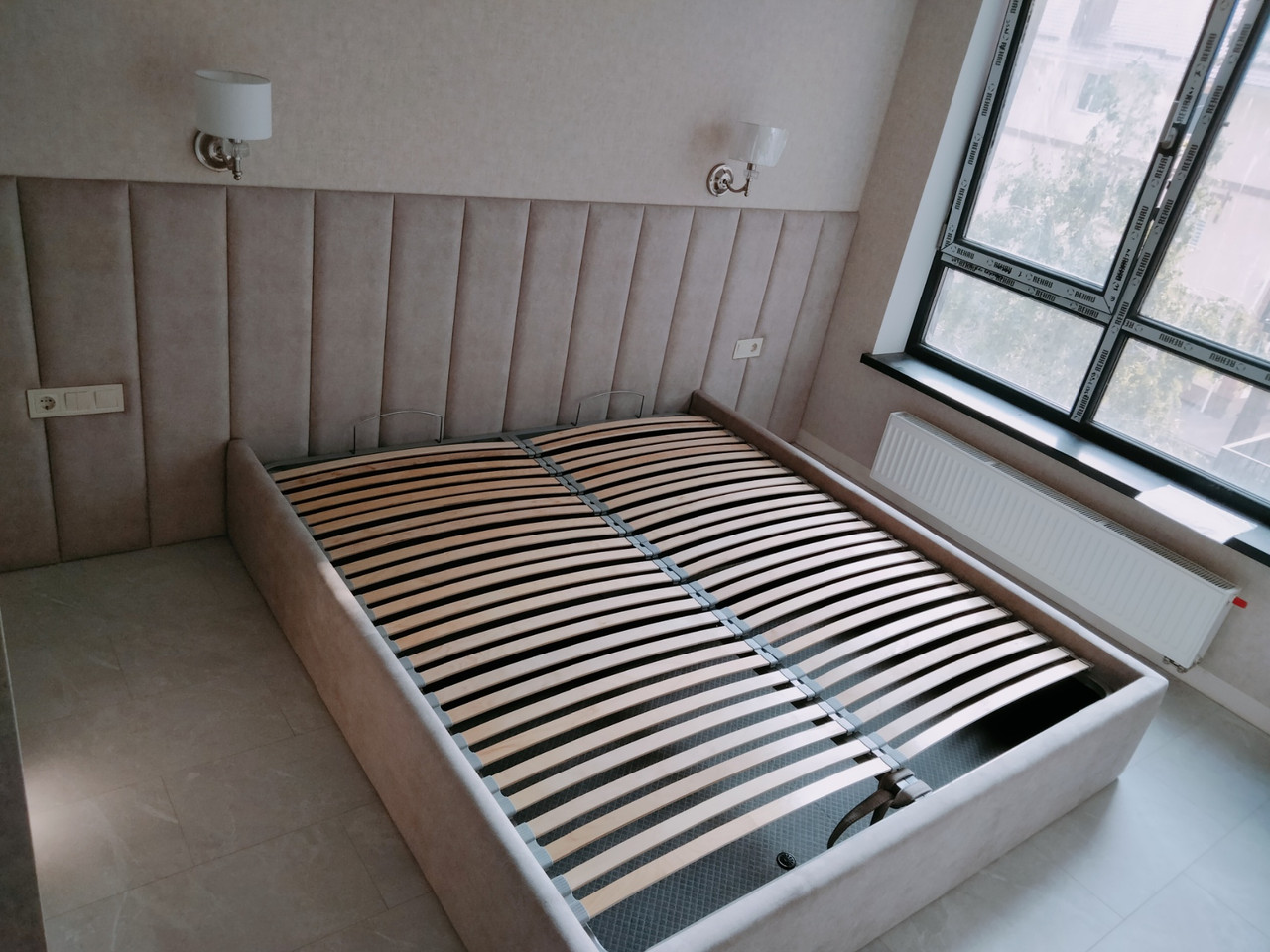 М'яка панель і ліжко