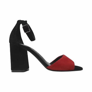 Босоніжки на підборах