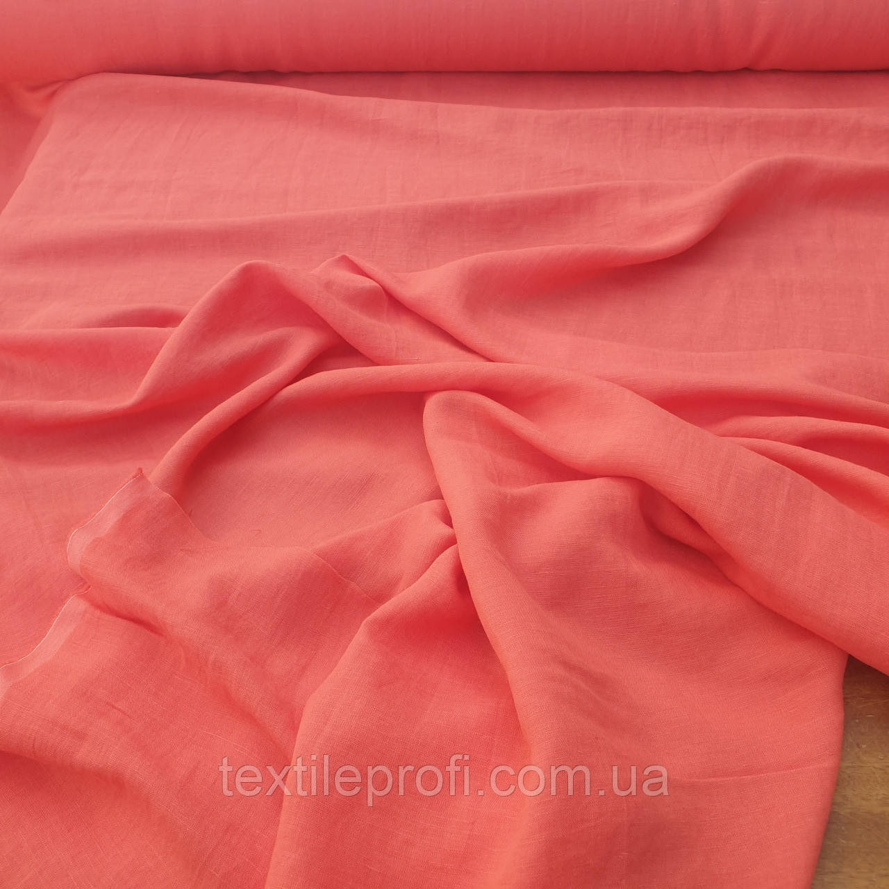 Легка тканина з вкладенням віскози й ефектом пом'ятості "Корал"