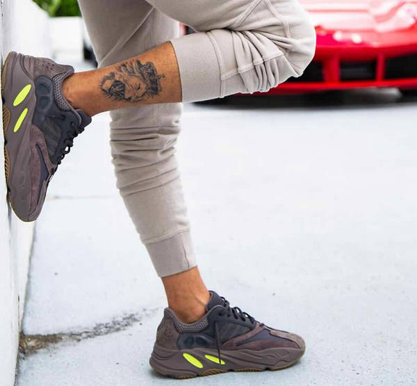 Adidas Yeezy Boost 700 Mauve BOSSCROSS