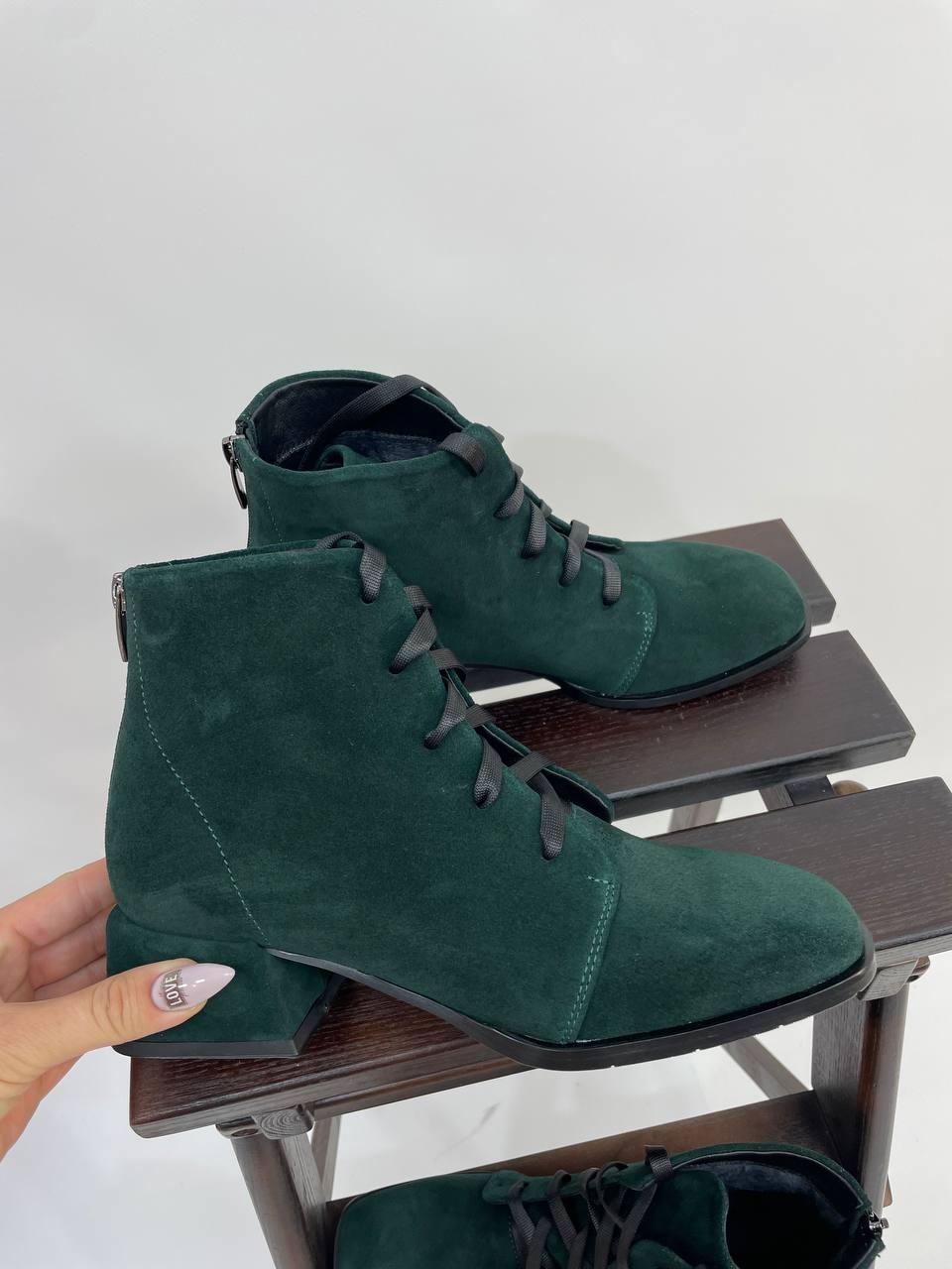 Стильные женские ботинки из натуральной замши зеленые. Осенние то ботильоны на шнуровке замшевые, демисезонные 37 - фото 1 - id-p1471009924