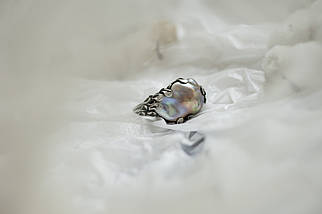 Срібне кільце з великим бароковим перлами OOAK