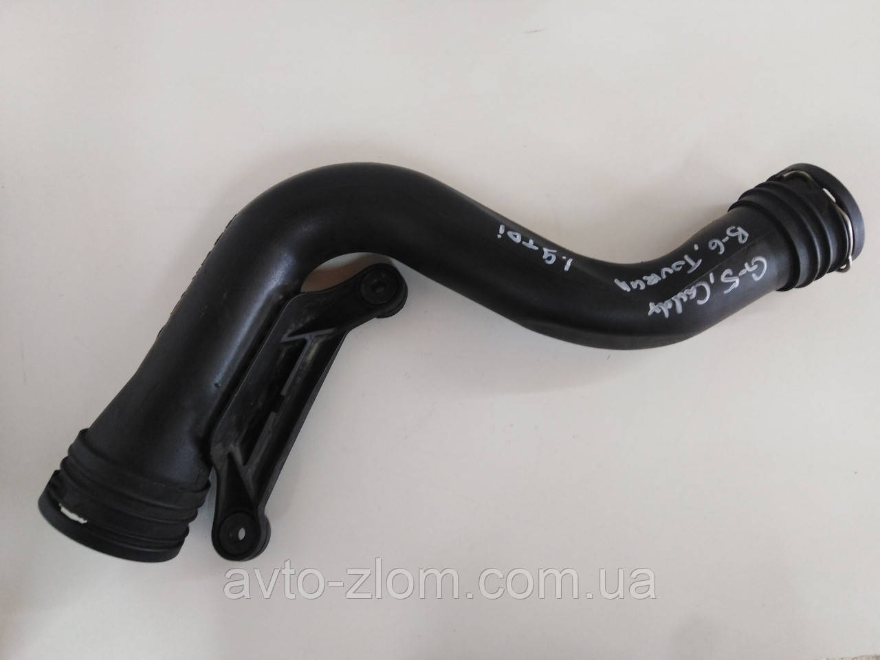 Патрубок інтеркулера Volkswagen Caddy, Golf 5, Passat B6, Touran 1,9 TDI. 1K0145762P., фото 1