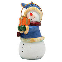 Новогодняя елочная игрушка фигурка Снеговик с подарком, 9 см, белый, полистоун