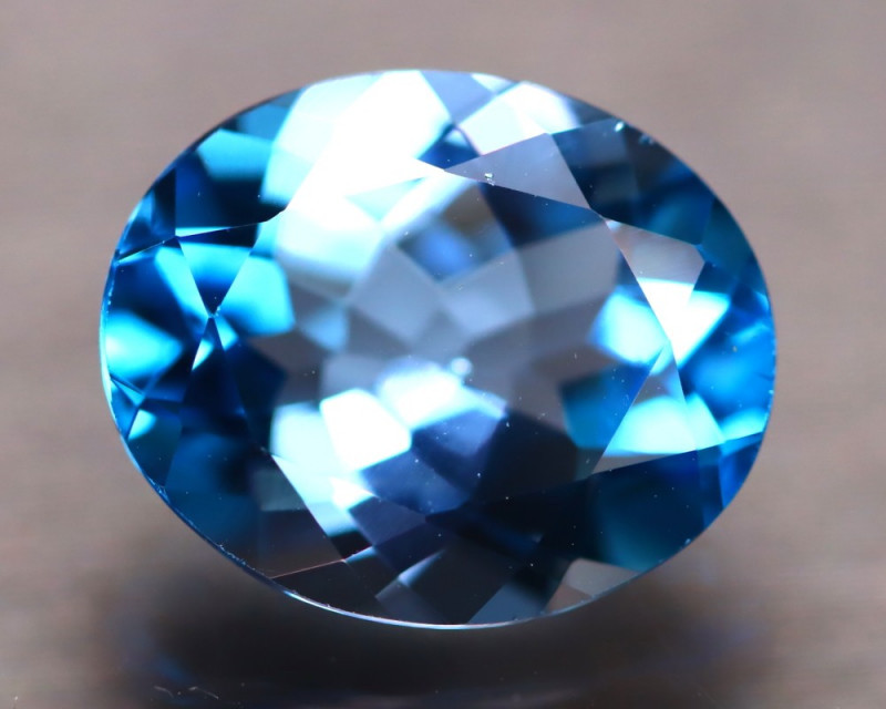 Натуральний топаз Swiss Blue (Свіс Блю) 4.80 ct 12 x 9.6 x 5.6mm, фото 1