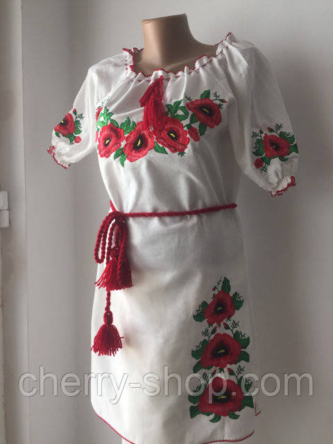 Красиве біле жіноче плаття вишиванка з коротким рукавом