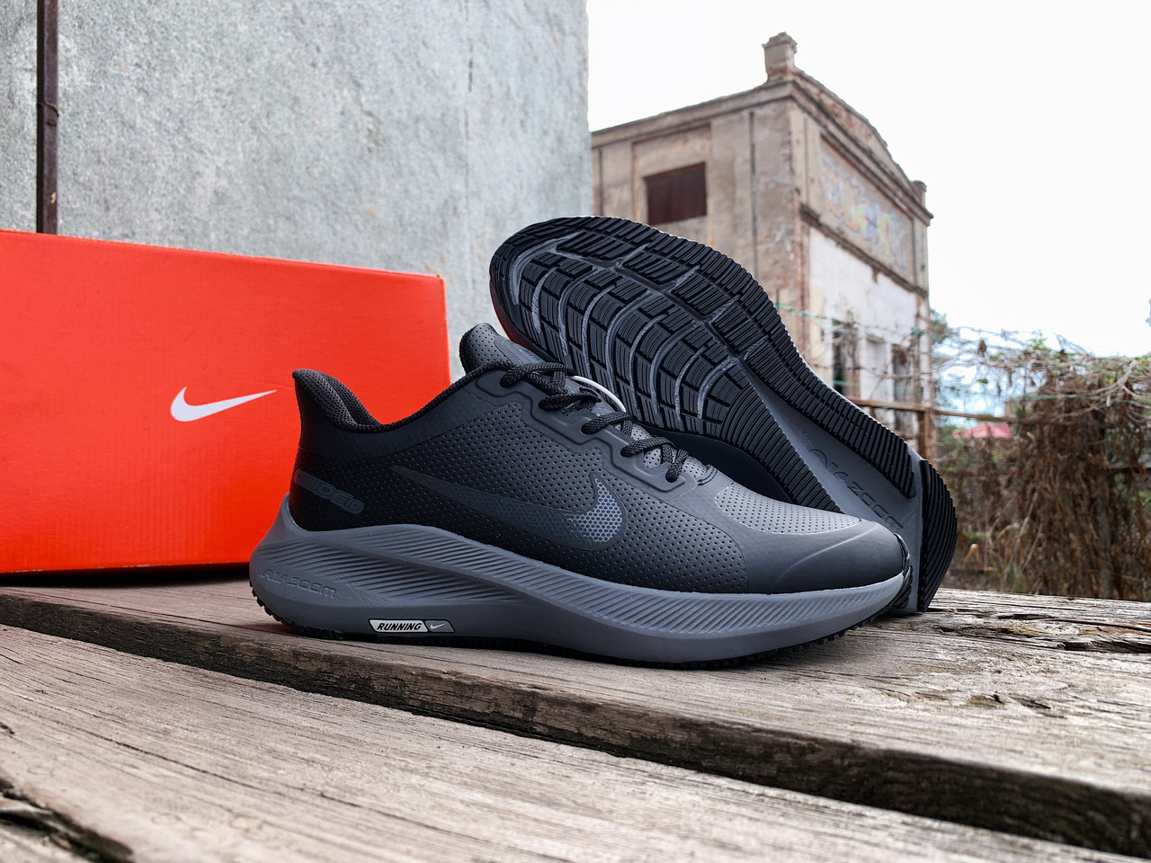 Nike zoom store all black