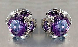 Сережки-гвоздики ХР з бузковими цирконами. Родій. Довжина: 12 мм.