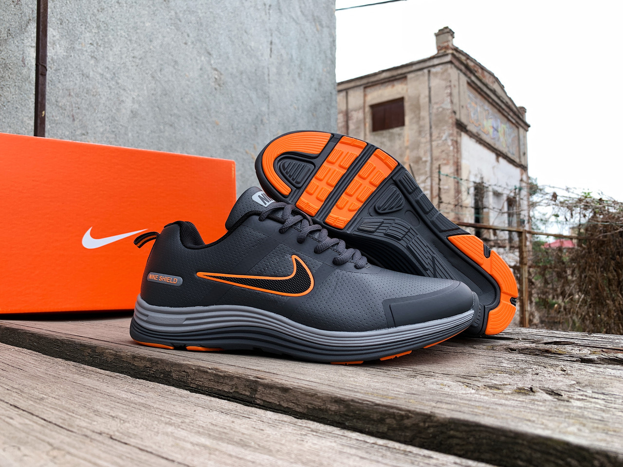 Чоловічі кросівки Nike Zoom Shield 15 Grey Orange сірі з жовтогарячим водонепроникні