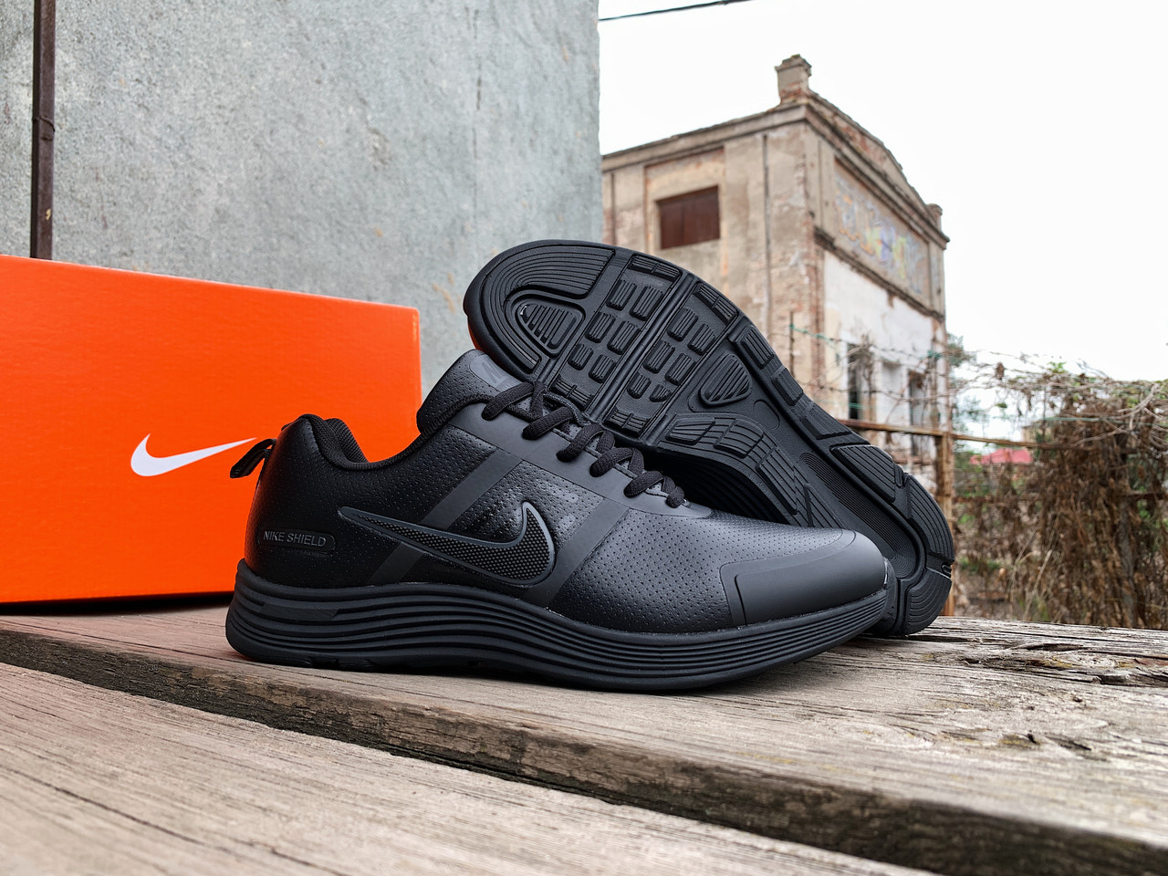 Nike Zoom Shield 15 All Black