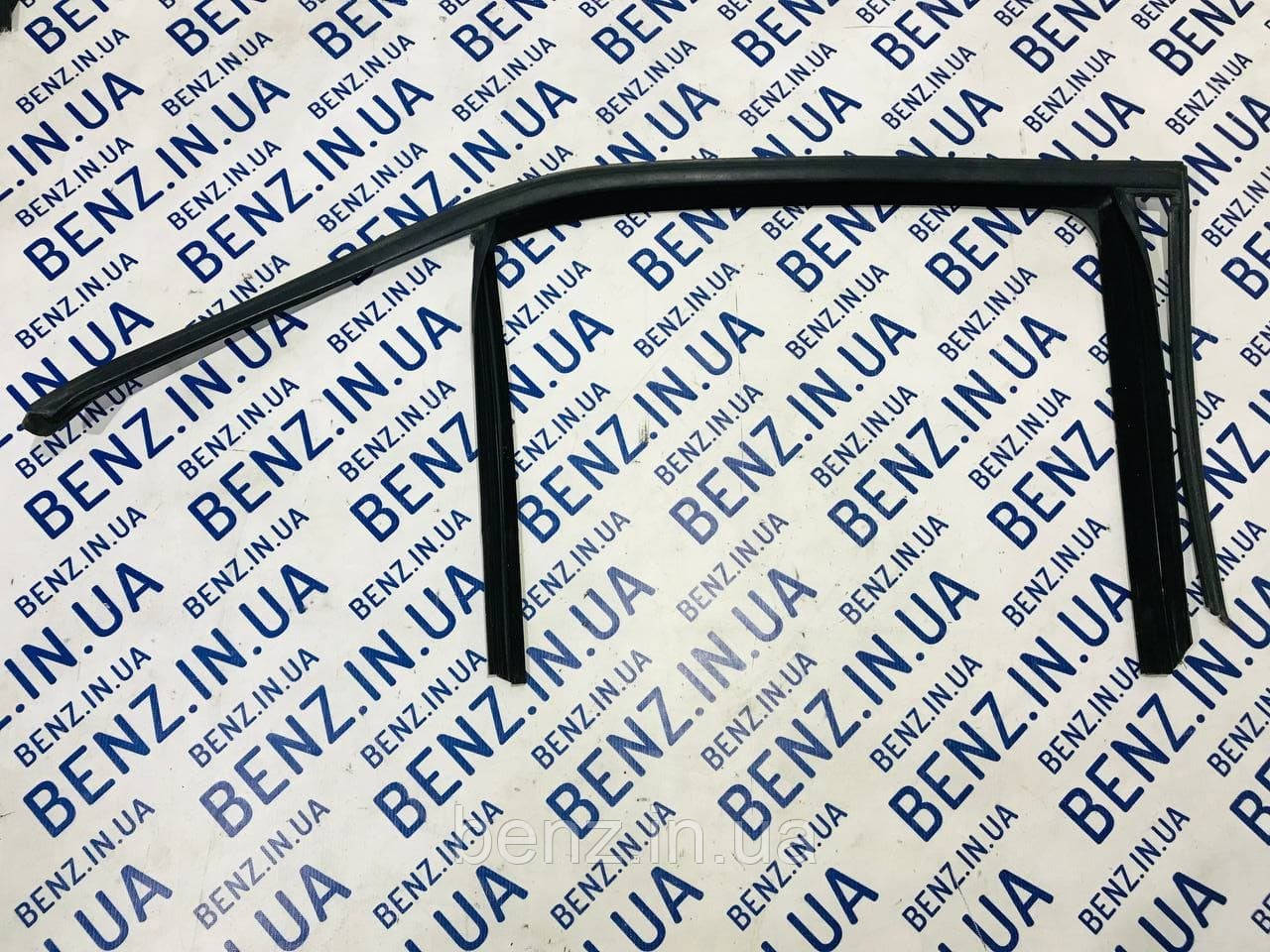 Напрямна скла задніх правих дверей Mercedes W212 A2127351825, фото 1