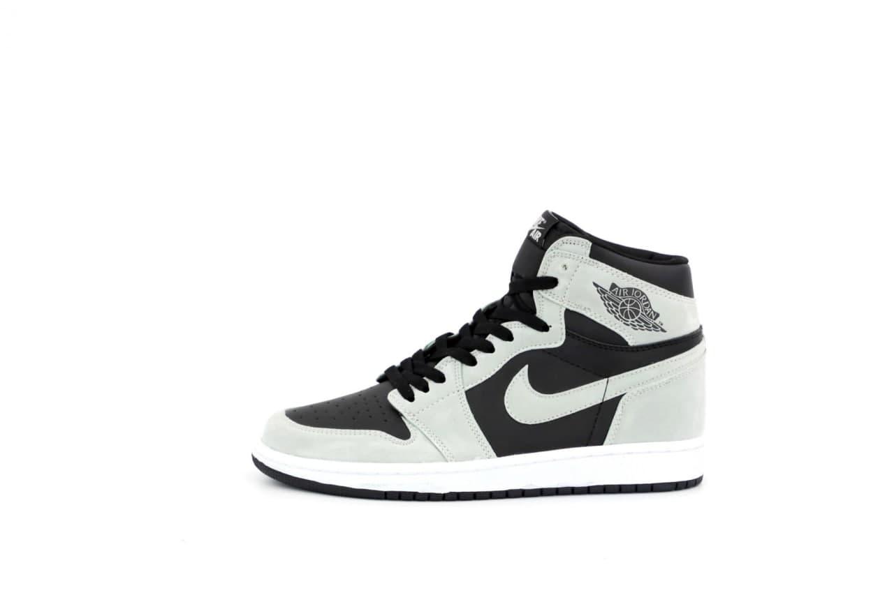 Мужские кроссовки Nike Air Jordan 1 Retro (черно-белые) K12604 высокие беговые кроссы