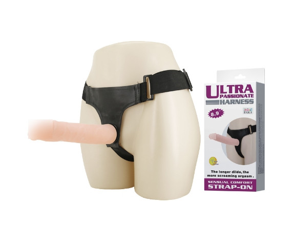 Жіночий страпон - Ultra Passionate Harness Strap On Flesh, 22,5 см