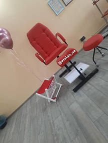 педикюрное кресло с подставкой для ног фото