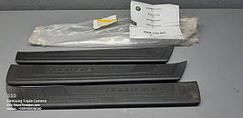 Накладка дверного порогу оригінал не комплект KDA770001 VAG +