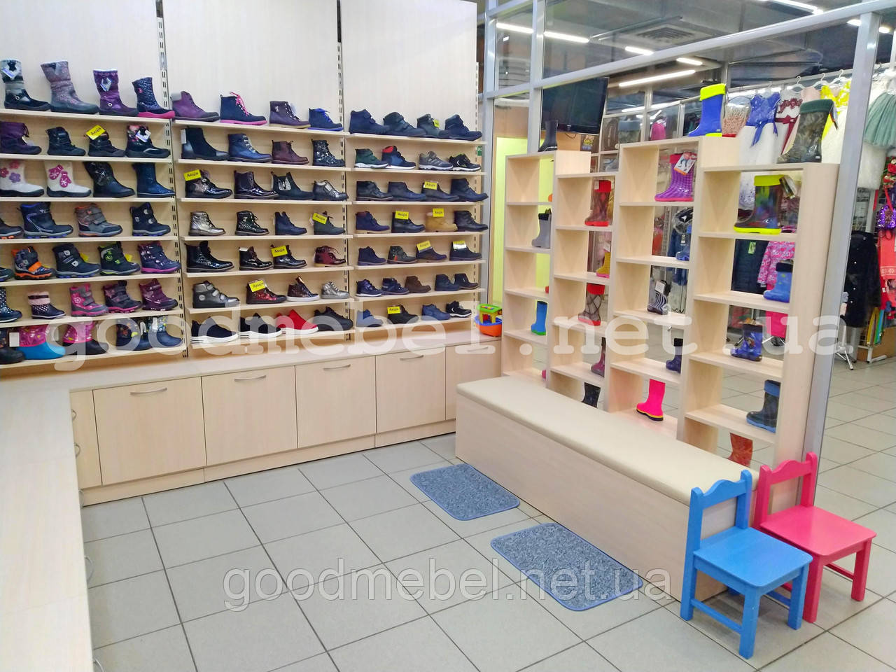Стеллажи, витрины для обуви. Торговое оборудование обувного магазина ТО-156 - фото 2 - id-p1472531258