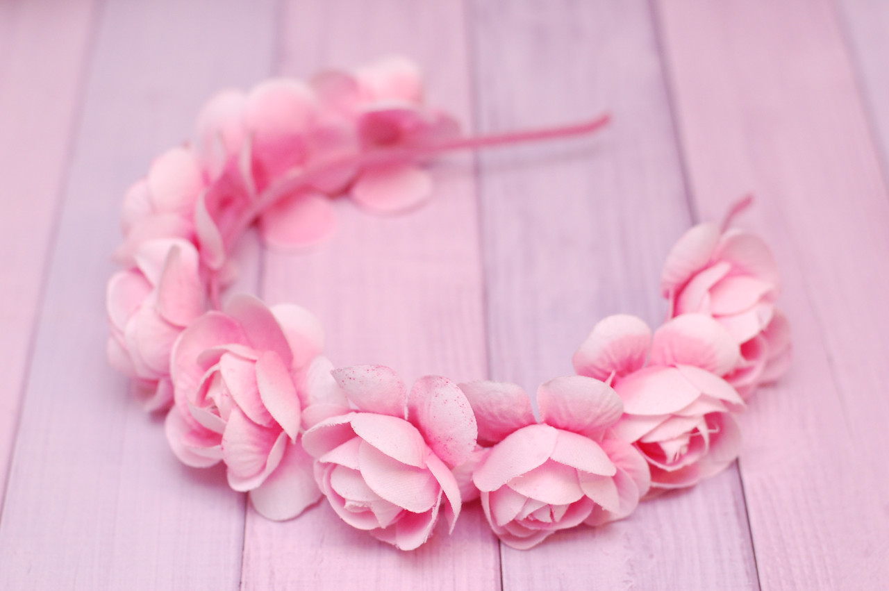 Обруч для волосся / ободок на голову з рожевими квітами  464