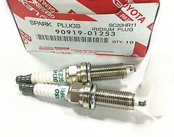 Свічка запалювання Toyota Avensis Corolla Auris 90919-01253