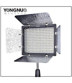 Накамерне відеосвітло Yongnuo YN-300 III