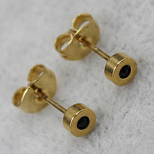 Сережки-цвяшки пуссети золотисті з медичної сталі від Stainless Steel з чорними стразами розмір 6х6 мм