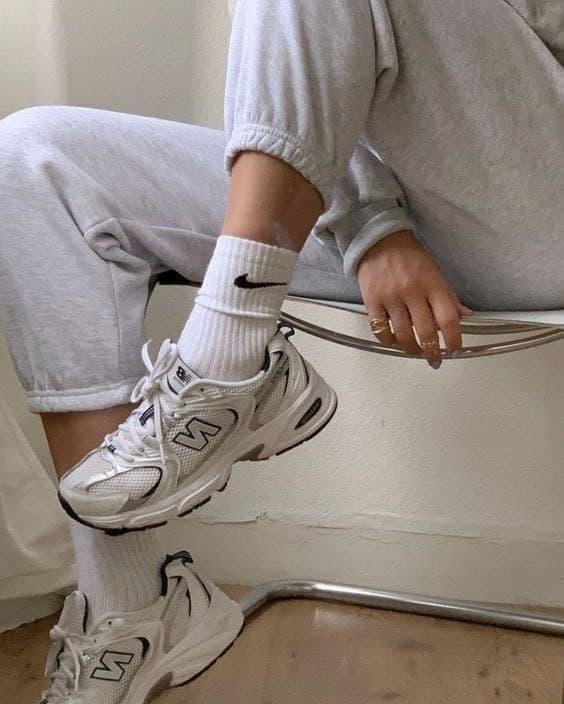 Високі жіночі Шкарпетки Nike - Білі