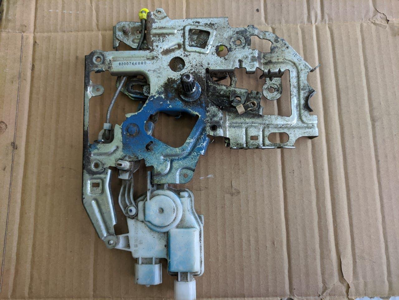 Замок задніх дверей (електричний) Renault Master, Opel Movano 2010-, 8200766888 (Б/У)