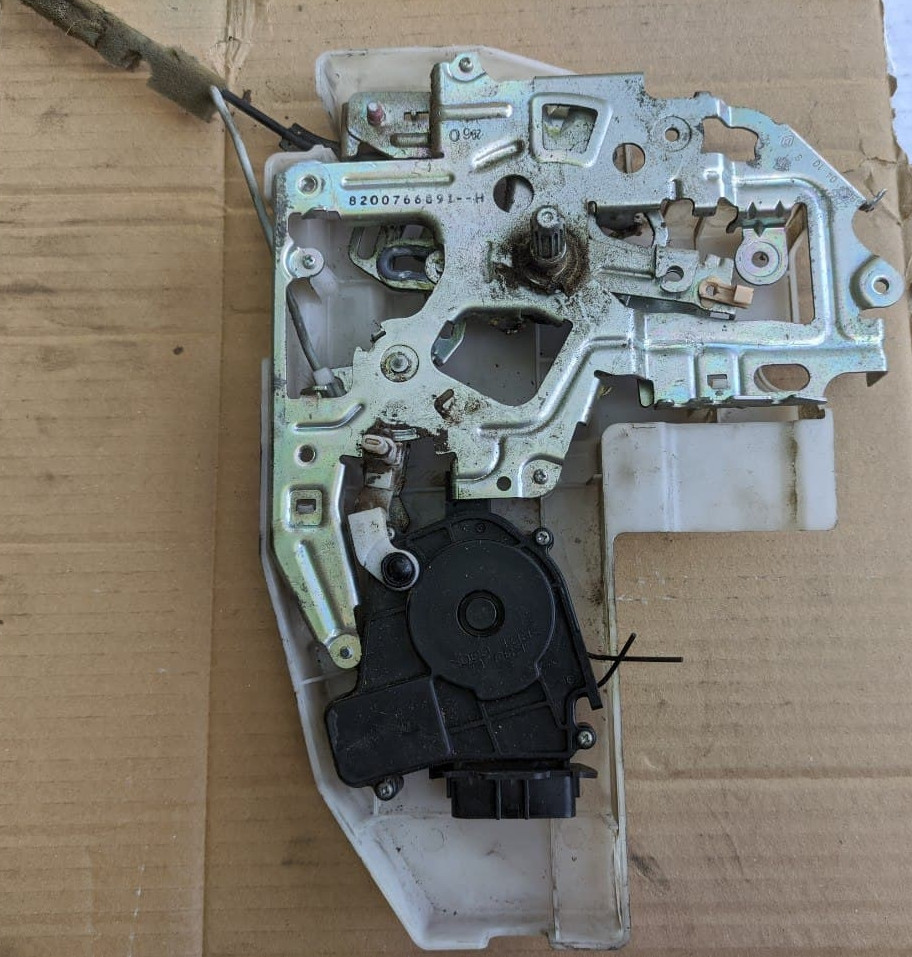 Замок задніх дверей (електричний) Renault Master, Opel Movano 2010-, 8200766891 (Б/У)