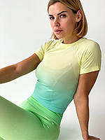 Эластичная женская футболка для спорта желтая