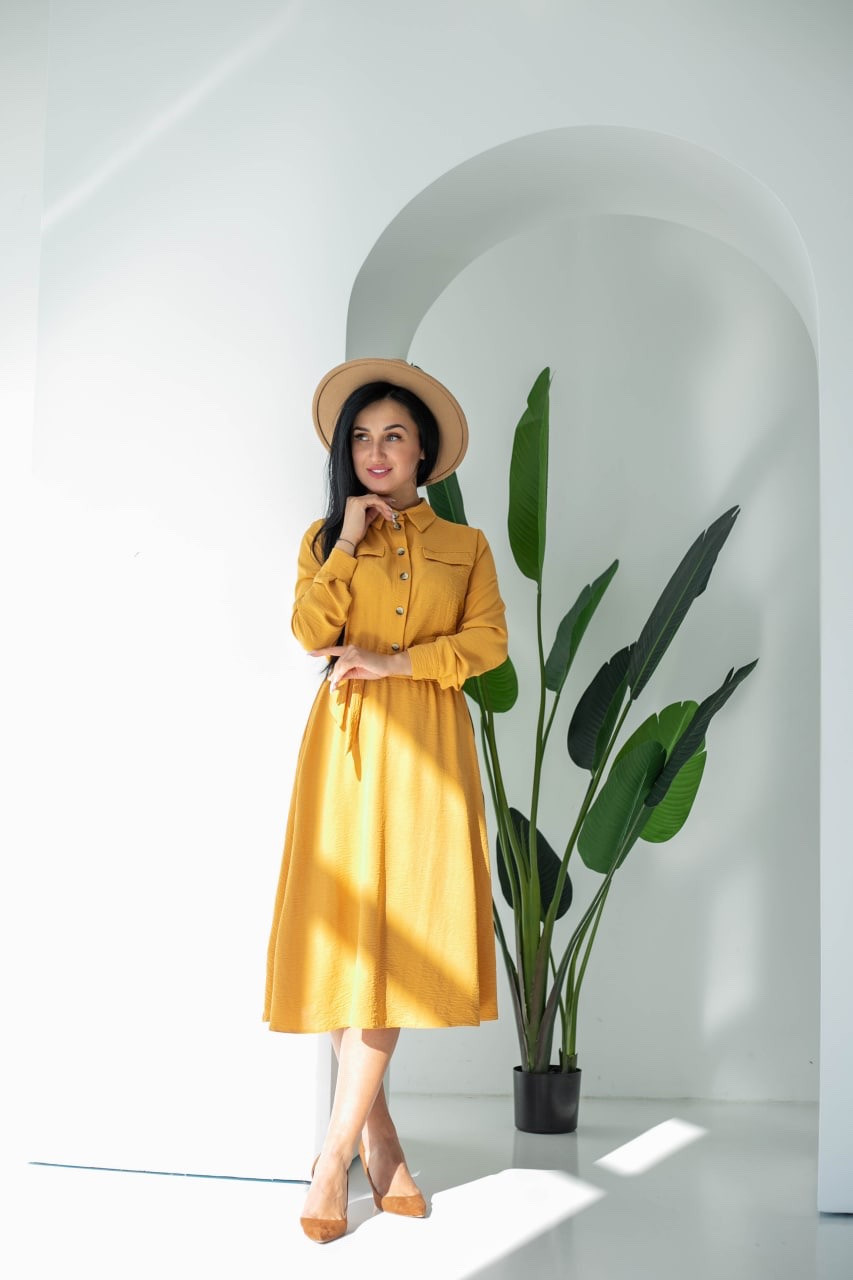 Сукня жіноча міді з такни креп-жатка в жовтому кольорі