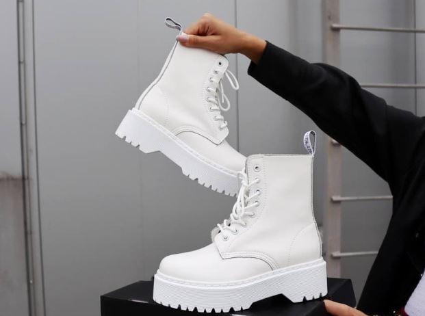 Білі Мартінси Dr Martens White 1460 жіночі черевики