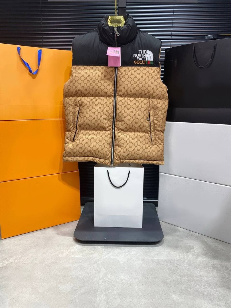 Жилетка безрукавка чоловіча бежева весна-осінь без капюшона The North Face Gucci (ТНФ Гуччі)